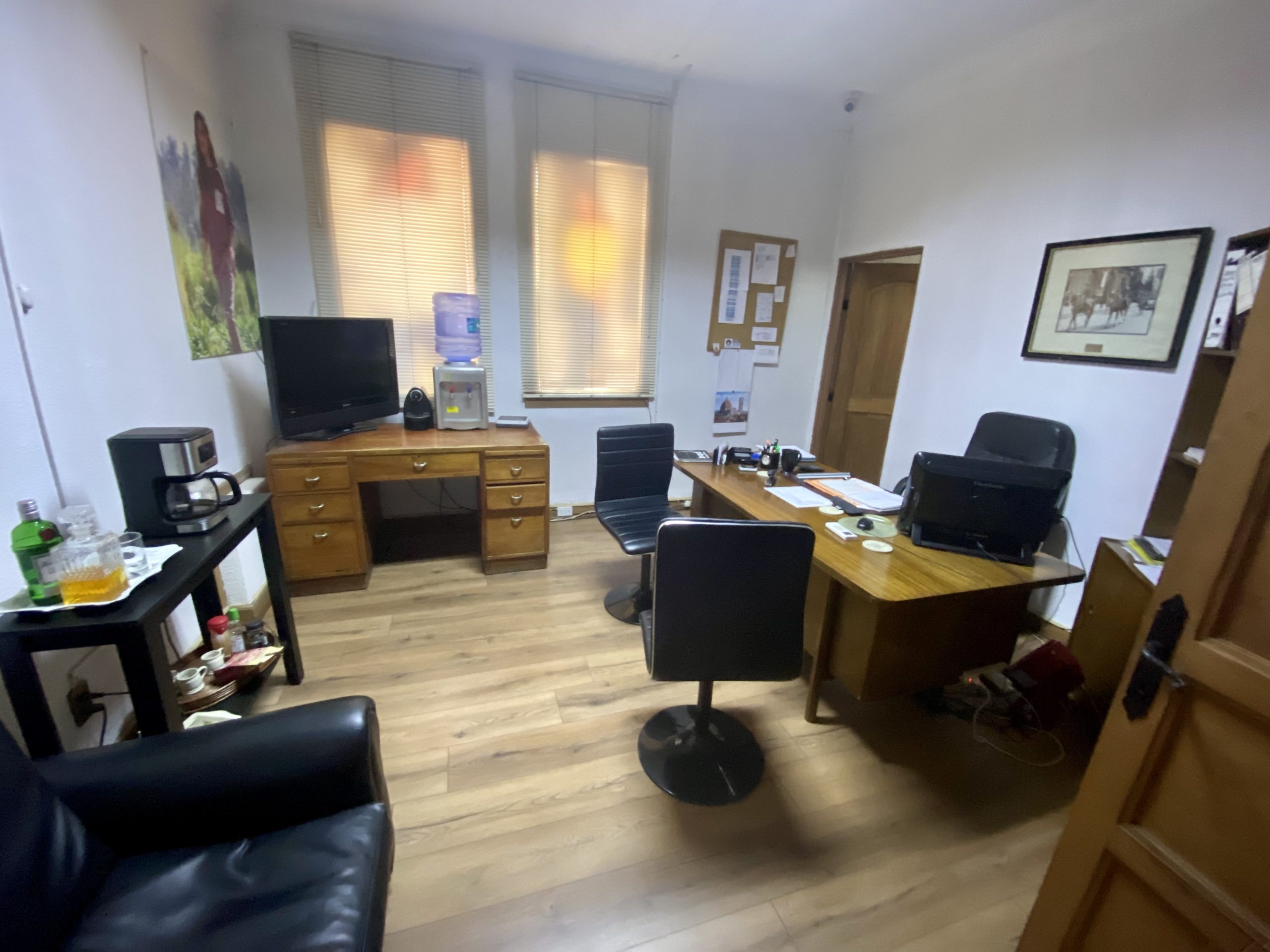 Barrio Italia / Casa Apta Para Oficina O Local Comercial